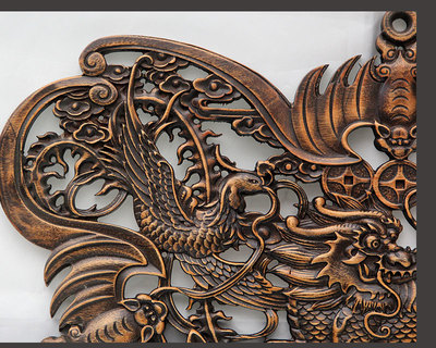 东阳木雕挂件与农业塑料薄膜的跨界应用