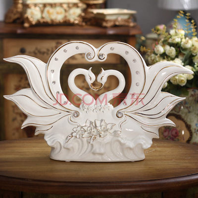 爱的象征 浮雕花情侣天鹅与农业用塑料薄膜的不同应用